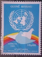 Guinea-Bisáu #670  1985 "Palomas, emblema de la ONU Y arco iris - 40 años de la ONU"