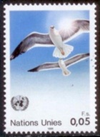 Naciones Unidas – Ginebra #145 1983   "Palomas de la Paz bajo el sol"