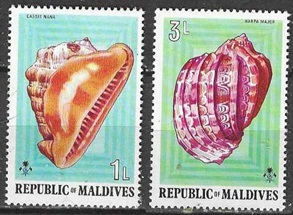 Maldivas  #533 y #535  1975