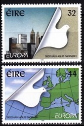 Irlanda  #960 - 961 1995 Serie completa Nuevas NH Scott $2.40 "Palomas - Paz y libertad - 50 Años del fin de la IIWW"