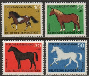 Alemania #B442 - B445  1969 Serie completa Nueva NH "Razas de caballos"