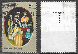 Australia #532 1972 Perfin "Familia de pioneros"